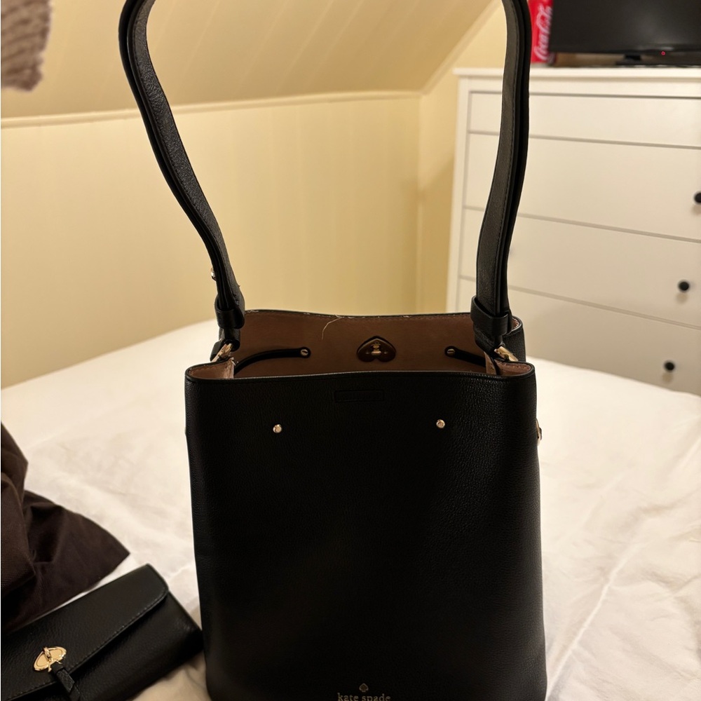 Kate Spade Bucket bag and matching wallet - Picture 6 of 13
